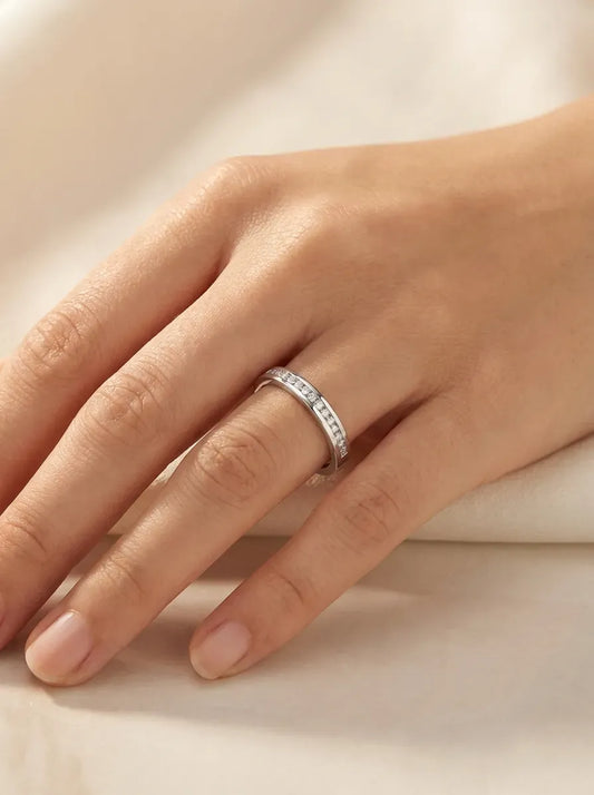 Gredzens ar dimanta joslu 0.12ct.