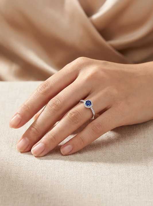 Auksinis žiedas su safyru 0,32 ct