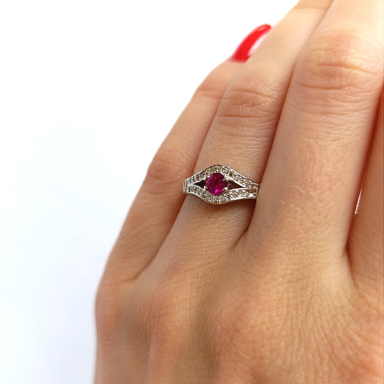 Gredzens ar rubīnu un dimantiem 0.156ct Kolje
