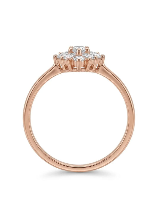 Raudono aukso žiedas su skirtingų formų deimantais