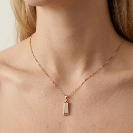 Minimalistinis rausvo aukso pakabukas graviravimui