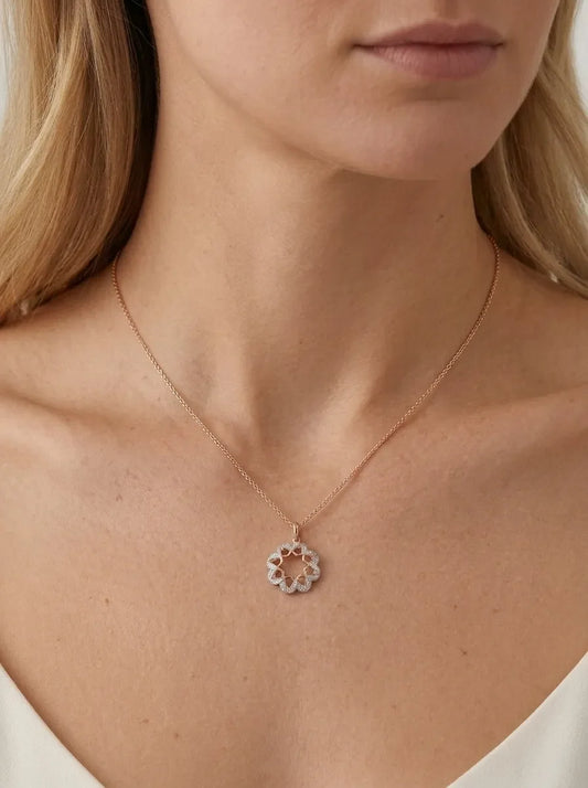 Moteriškas dvispalvio aukso gėlės pakabukas su cirkoniais