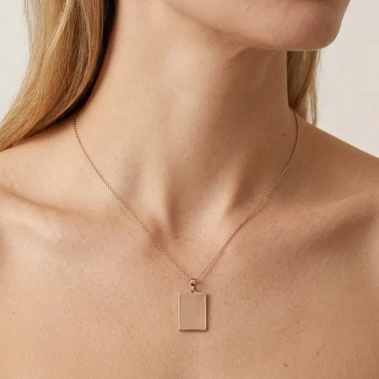 Minimalistinis rausvo aukso pakabukas graviravimui