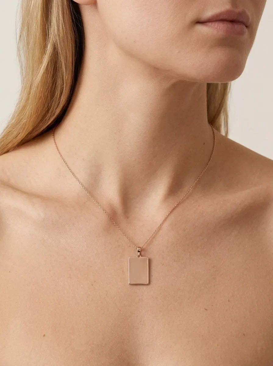 Minimalistinis rausvo aukso pakabukas graviravimui