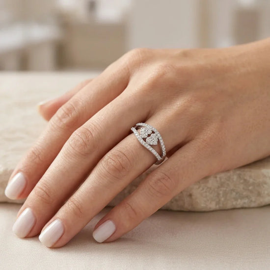 Sidabrinis žiedas 4.46 g su akmenimis